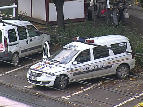 masina de politie parcata neregulamentar eMM.ro